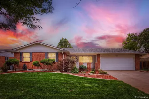 687 S Oswego Ct, Aurora, CO 80012