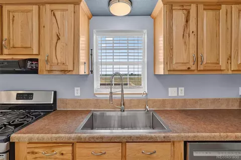 Kitchen - 49400 E 104th Ave, Bennett, CO 80102 photo 3 of 4