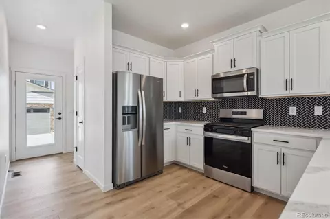 22254 E 6th Pl, Aurora, CO 80018 photo 6