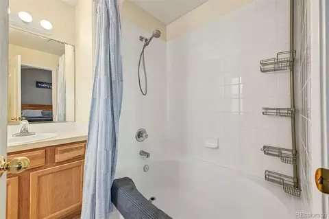Bath - 18745 E Linvale Pl, Aurora, CO 80013 photo 2 of 5