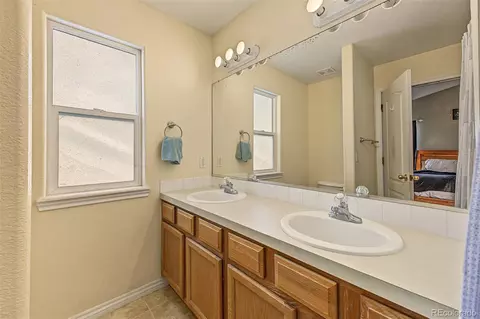 Bath - 18745 E Linvale Pl, Aurora, CO 80013 photo 3 of 5