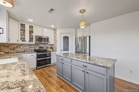 Kitchen - 18745 E Linvale Pl, Aurora, CO 80013 photo 2 of 3