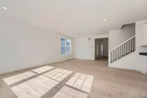 21874 E 39th Ave, Aurora, CO 80019 photo 3