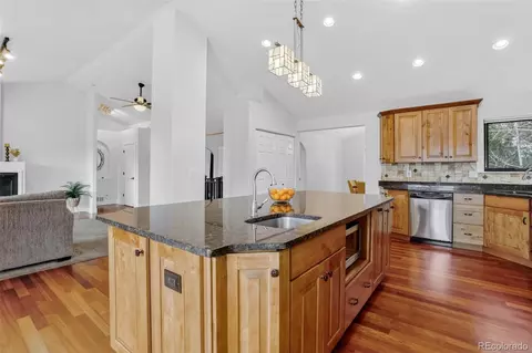 Kitchen - 11049 Schweigert Ave, Conifer, CO 80433 photo 3 of 4