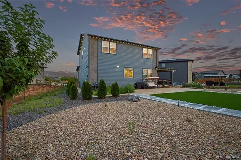 Exterior - 23933 E 39th Ave, Aurora, CO 80019 photo 4 of 9