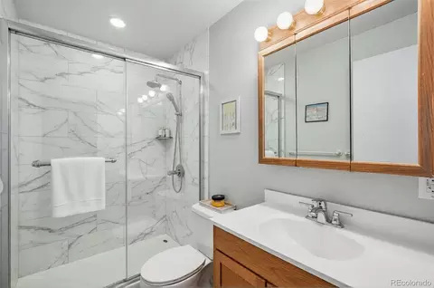 Bath - 2208 Champlain Dr, Boulder, CO 80301 photo 2 of 6