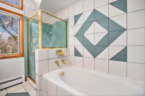 Bath - 2208 Champlain Dr, Boulder, CO 80301 photo 3 of 6