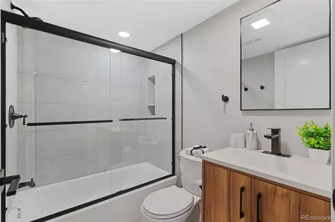 Bath - 649 Perry St, Denver, CO 80204 photo 2 of 2