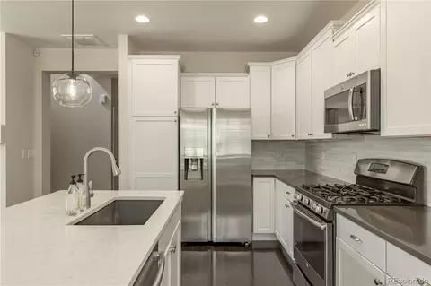 Kitchen - 9068 E Phillips Dr, Englewood, CO 80112 photo 4 of 5