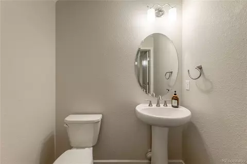 Bath - 9068 E Phillips Dr, Englewood, CO 80112 photo 1 of 5