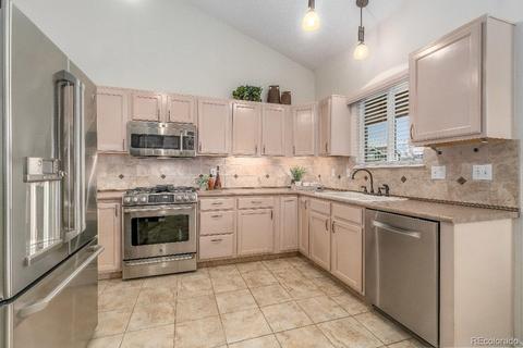 4996 Eugene Ct, Denver, CO 80239 photo 5