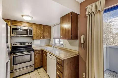 Kitchen - 11750 E Cedar Ave, Aurora, CO 80012 photo 3 of 4