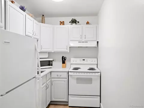 Kitchen - 830 20th St #209, Boulder, CO 80302 photo 1 of 2