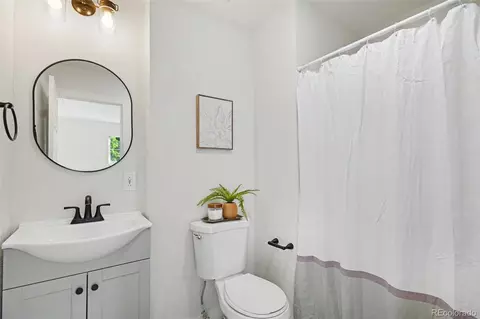 Bath - 2537 E Nichols Cir, Centennial, CO 80122 photo 3 of 4