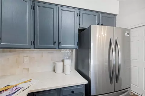 Kitchen - 2537 E Nichols Cir, Centennial, CO 80122 photo 5 of 5