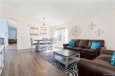 20592 E Duke Dr, Aurora, CO 80013 photo 4