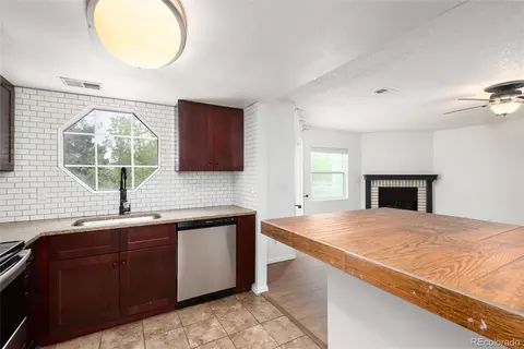 Kitchen - 12513 E Pacific Cir #D, Aurora, CO 80014 photo 5 of 5