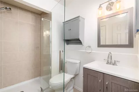 Bath - 12513 E Pacific Cir #D, Aurora, CO 80014 photo 1 of 4