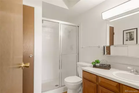 Bath - 13606 E Bates Ave #309, Aurora, CO 80014 photo 2 of 3