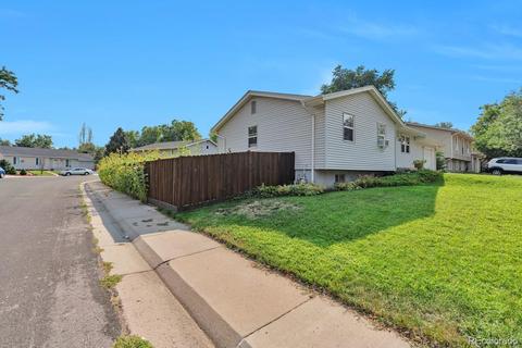 15562 E Pacific Pl, Aurora, CO 80013 photo 2