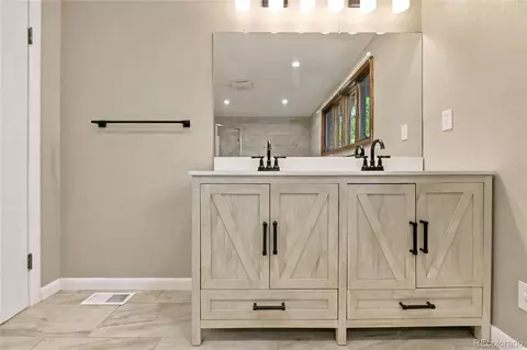 Bath - 3030 Birch Ave, Boulder, CO 80305 photo 1 of 3