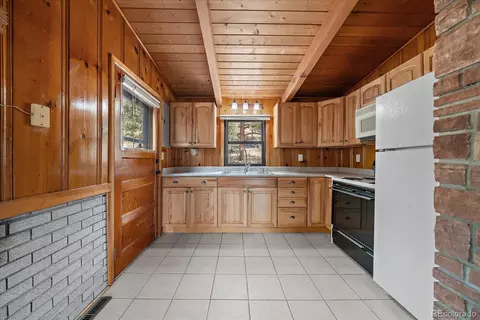 Kitchen - 168 Juniper Ln, Bailey, CO 80421 photo 2 of 2