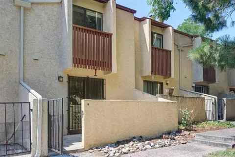 1060 S Parker Rd #9, Denver, CO 80231