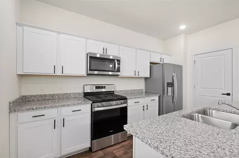 Kitchen - 2333 Mountain Sky Dr, Fort Lupton, CO 80621 photo 3 of 3