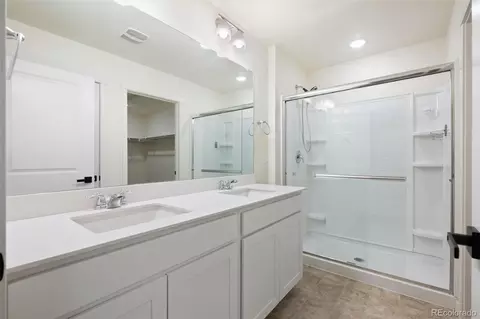 Bath - 2333 Mountain Sky Dr, Fort Lupton, CO 80621 photo 1 of 2