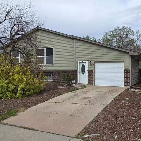 1036 Mobile St, Aurora, CO 80011