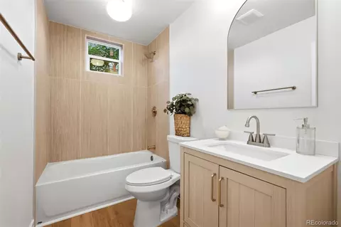 Bath - 8191 Everett Way, Arvada, CO 80005 photo 4 of 7