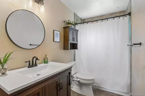 Bath - 17495 E Chenango Dr, Aurora, CO 80015 photo 2 of 2