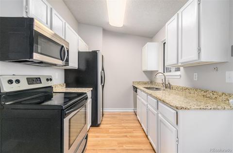 19060 E Mansfield Dr, Aurora, CO 80013 photo 2