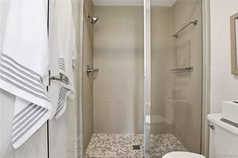 Bath - 8182 E 29th Ave, Denver, CO 80238 photo 3 of 4