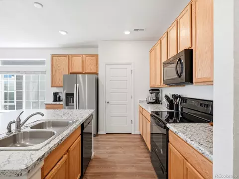 Kitchen - 18023 E 103rd Ave, Commerce City, CO 80022 photo 5 of 6