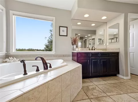 Bath - 9275 E Aspen Hill Pl, Lone Tree, CO 80124 photo 2 of 6