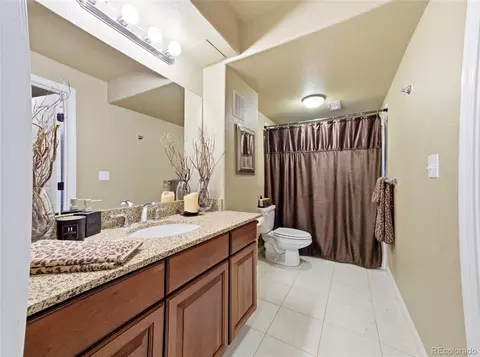 Bath - 9275 E Aspen Hill Pl, Lone Tree, CO 80124 photo 6 of 6