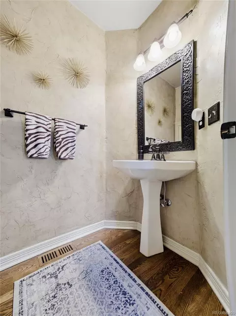 Bath - 9275 E Aspen Hill Pl, Lone Tree, CO 80124 photo 3 of 6