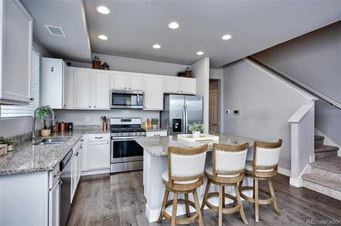 16147 Elk Pl, Denver, CO 80239 photo 4