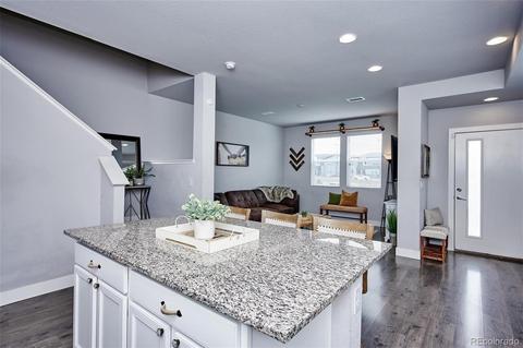 16147 Elk Pl, Denver, CO 80239 photo 8