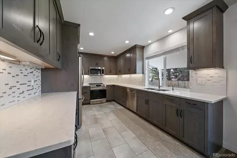 8244 E Kenyon Dr, Denver, CO 80237 photo 9