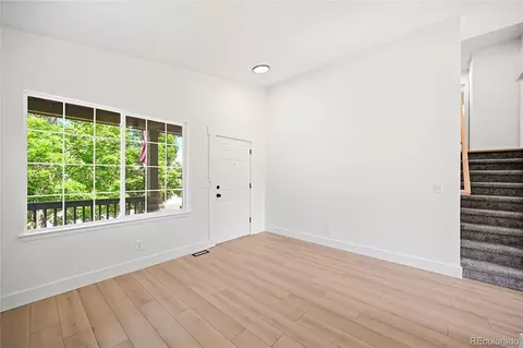 Living - 19036 E Ithaca Pl, Aurora, CO 80013 photo 2 of 5