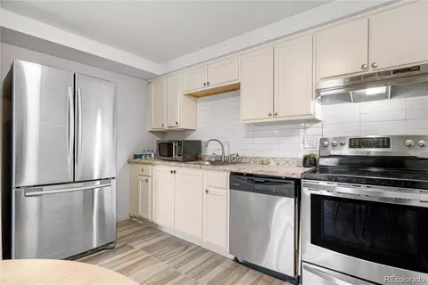 1304 S Parker Rd #359, Denver, CO 80231