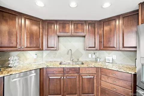Kitchen - 8100 E Union Ave #1707, Denver, CO 80237 photo 3 of 6