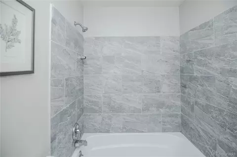 Bath - 8765 Carr Loop, Arvada, CO 80005 photo 7 of 11