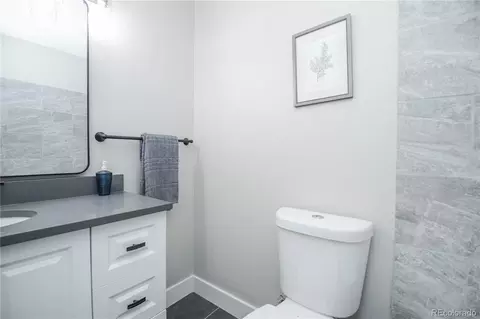 Bath - 8765 Carr Loop, Arvada, CO 80005 photo 8 of 11