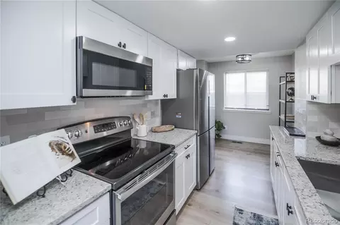 Kitchen - 8765 Carr Loop, Arvada, CO 80005 photo 4 of 4