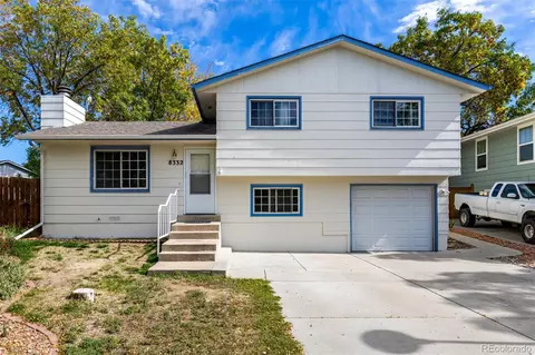 8332 Peakview Dr, Fort Collins, CO 80528