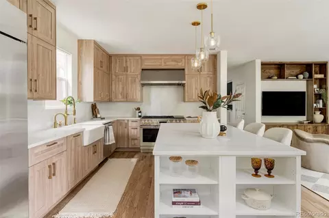 Kitchen - 8494 E 28th Ave, Denver, CO 80238 photo 3 of 9