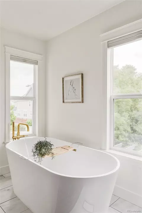 Bath - 8494 E 28th Ave, Denver, CO 80238 photo 6 of 8